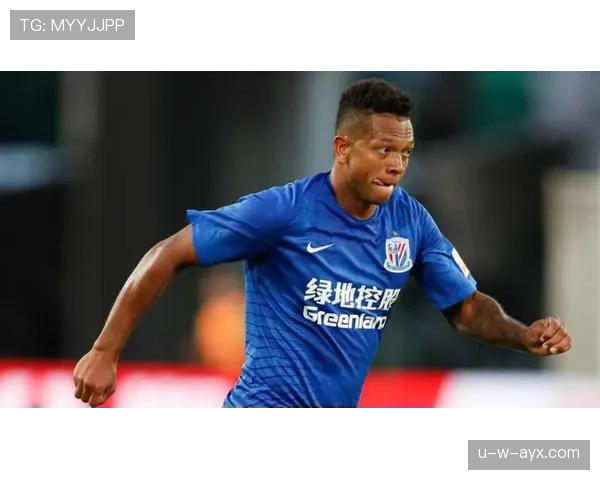 上海申花锁定新援，强力前锋加盟助力球队重返巅峰状态