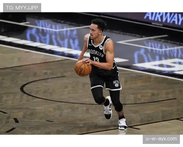 格里马尔多状态回暖,左路表现稳健助力球队逐步走向胜利 格里马尔多状态回暖,左路表现稳健助力球队逐步走向胜利