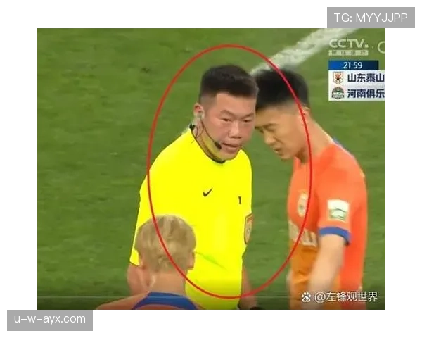 为什么裁判有时对犯规视而不见？有利原则的判罚逻辑揭秘